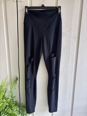 ALO Yoga Black High-Waist Distressed with slits Leggings